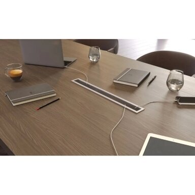 Įvadas laidams metalinis su šepetėliu MERIDA 51x450 mm, aliuminio spalva Įvadas laidams metalinis su šepetėliu MERIDA 51x450 mm, aliuminio spalva