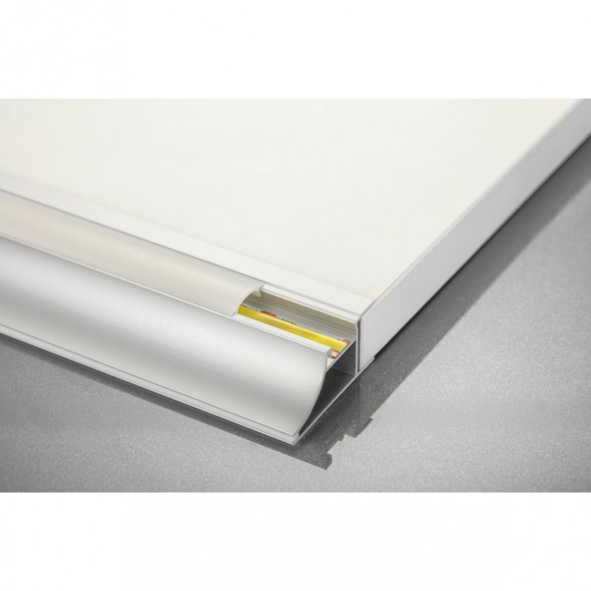 LED GLAX profilis lentynai 18mm, L-2 m 3 LED GLAX profilis lentynai 18mm, L-2 m 3
