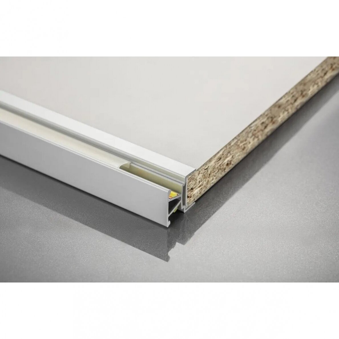 LED GLAX MINI profilis pertvarai 18 mm, dvipusis, siauras L-3 m, aliuminis 1 LED GLAX MINI profilis pertvarai 18 mm, dvipusis, siauras L-3 m, aliuminis 1