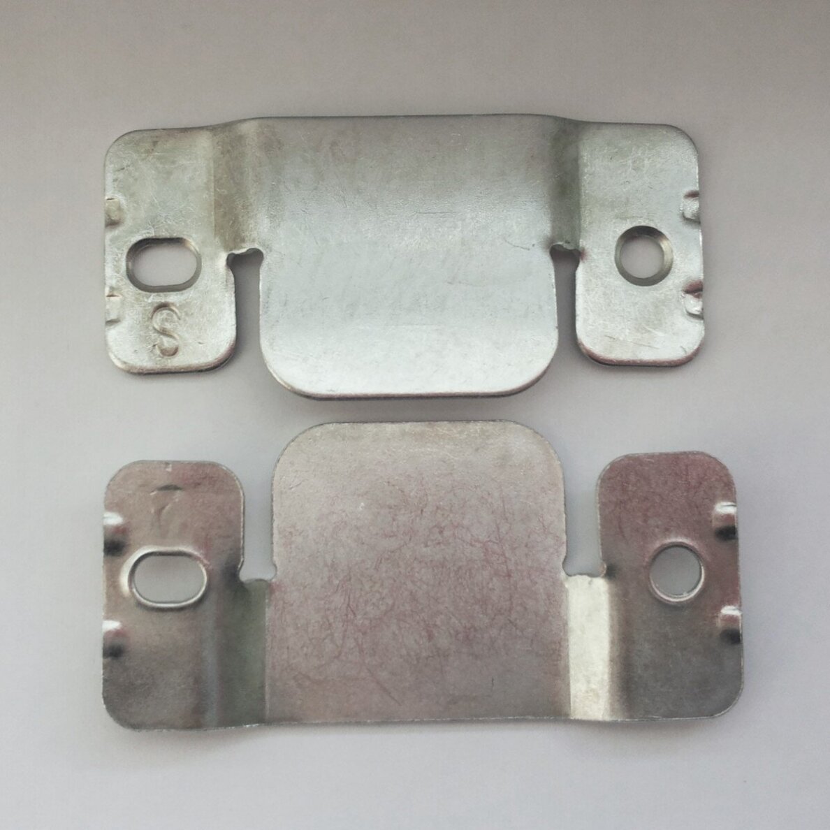 Metalinė baldinė jungtis 46/96 mm Metalinė baldinė jungtis 46/96 mm