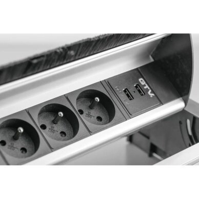 Rozetė 3-jų lizdų su šepetėliu, 3× SCHUKO, 2× USB-A 2,1 A, kabelis 1,5 m, aliuminis. 1